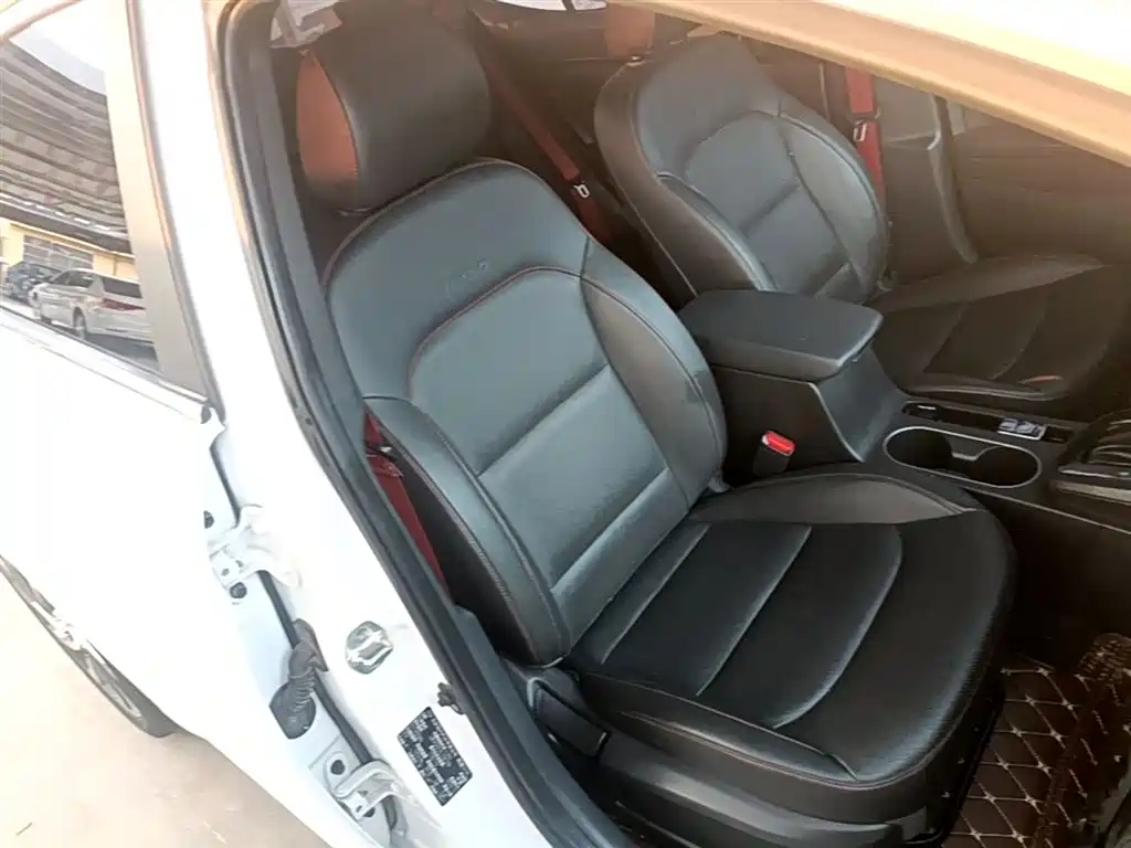 Hyundai Elantra 2019 1.4T Dual-clutch XuanDong·Vitality Type фото 25