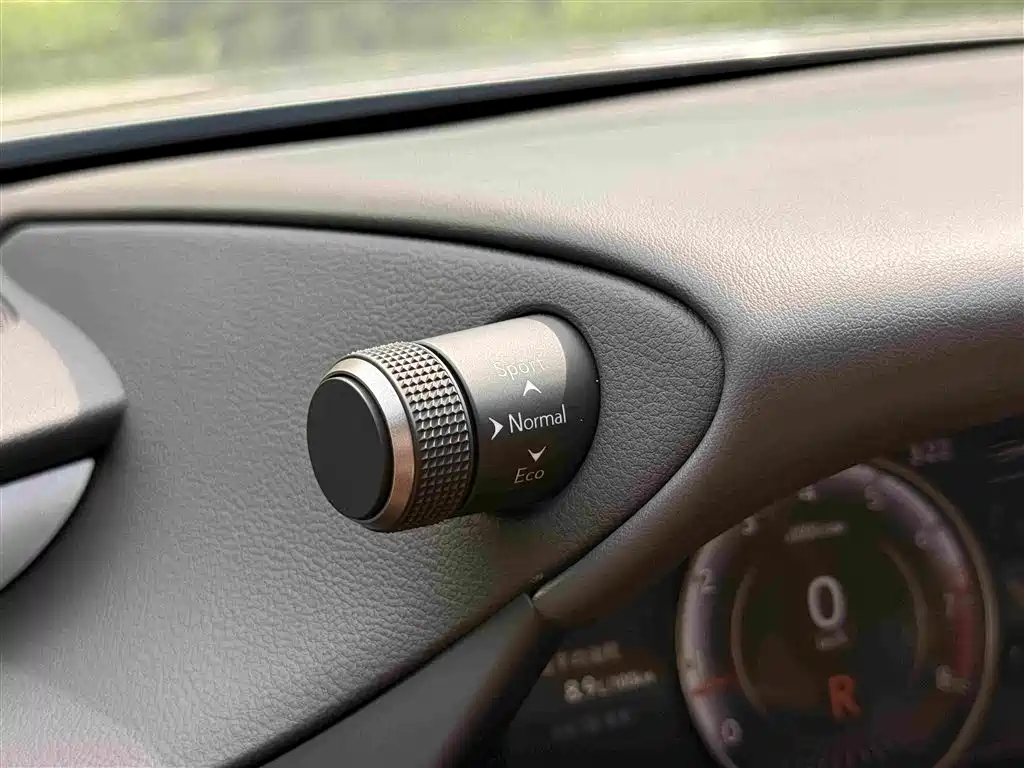 Lexus ES 2025 2025 200 Ultimate Edition