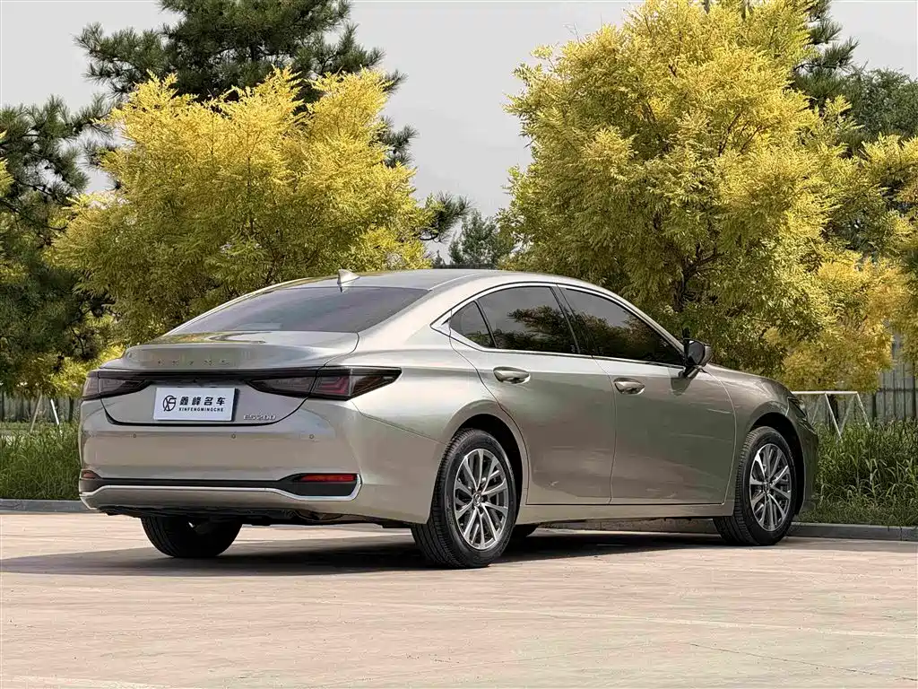 Lexus ES 2025 2025 200 Ultimate Edition