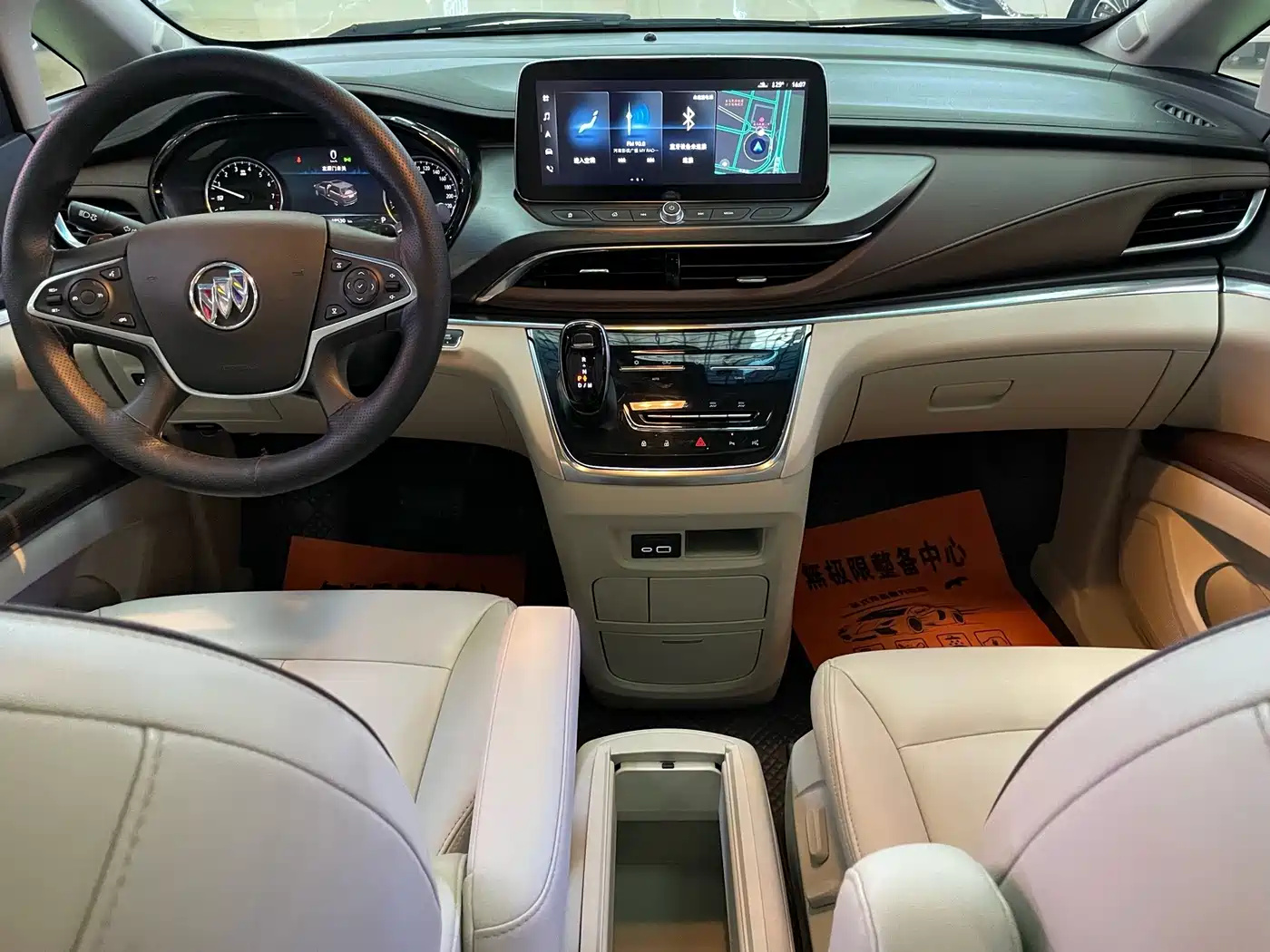 Фото 14 - Buick GL8