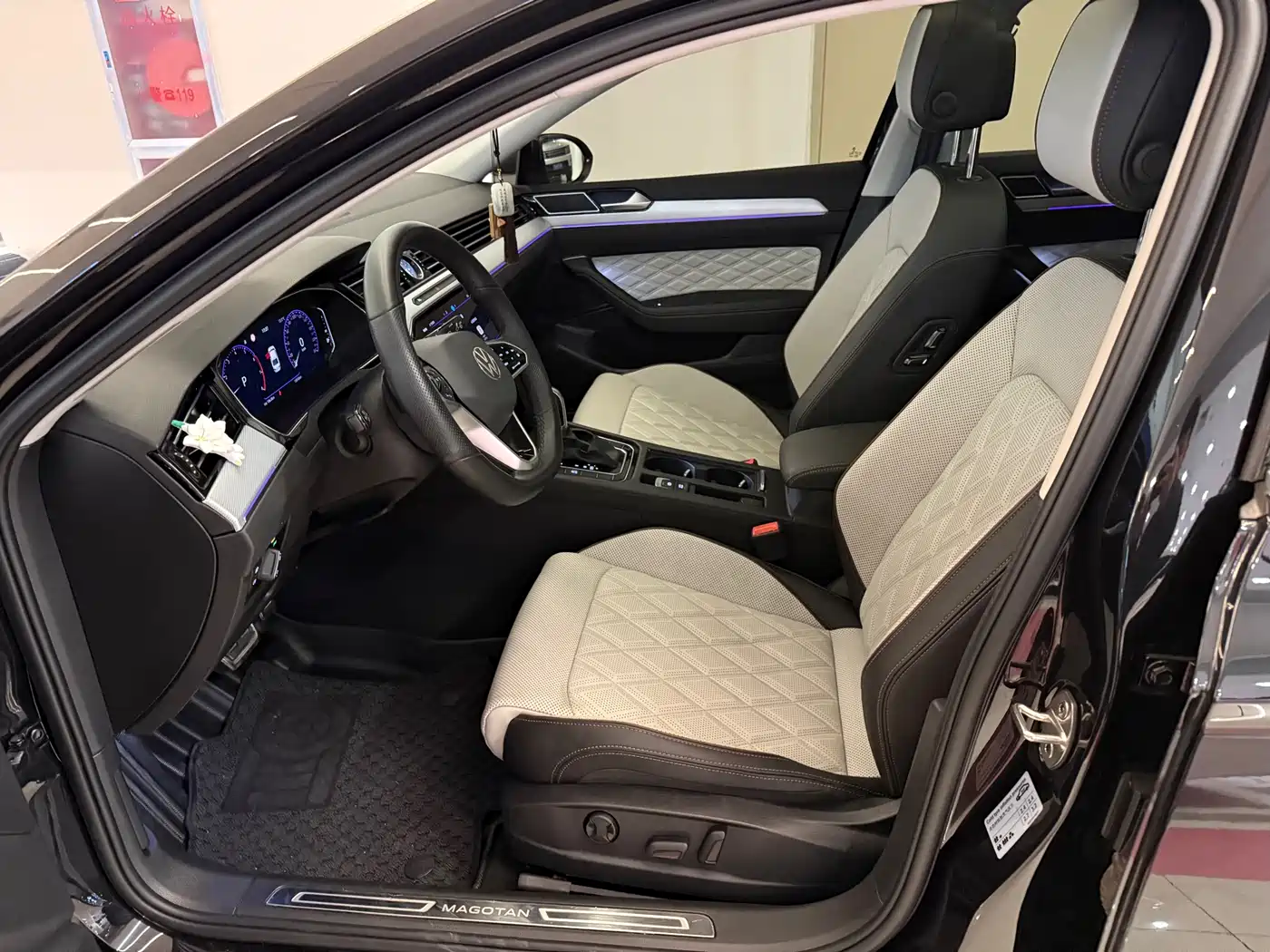 Volkswagen Magotan 2024 2 Million Units Public Sharing Edition 330TSI DSG Luxury фото 4