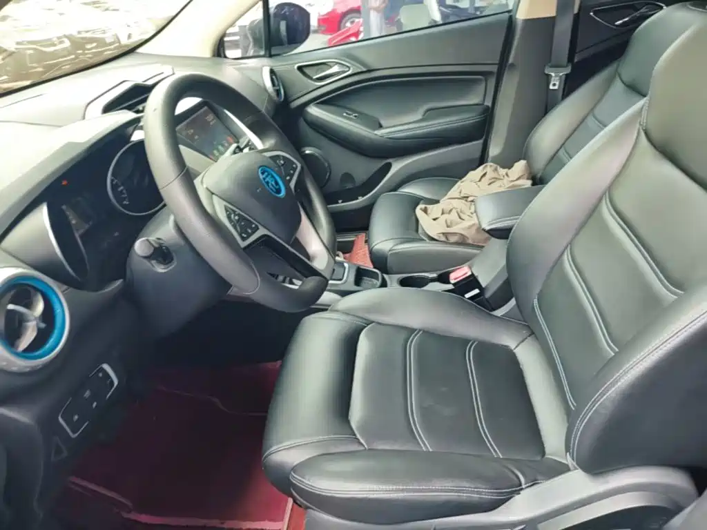 BYD Yuan New Energy 2020 2019 EV360 Smart Connect Premium Edition