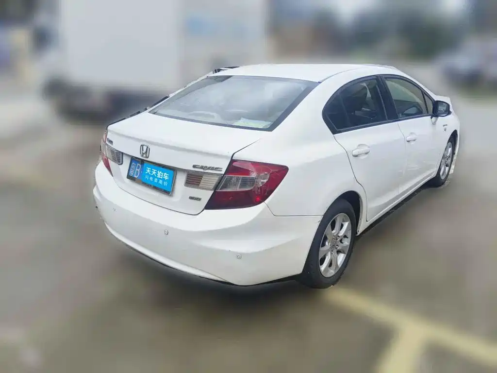 Фото 2 - Honda Civic