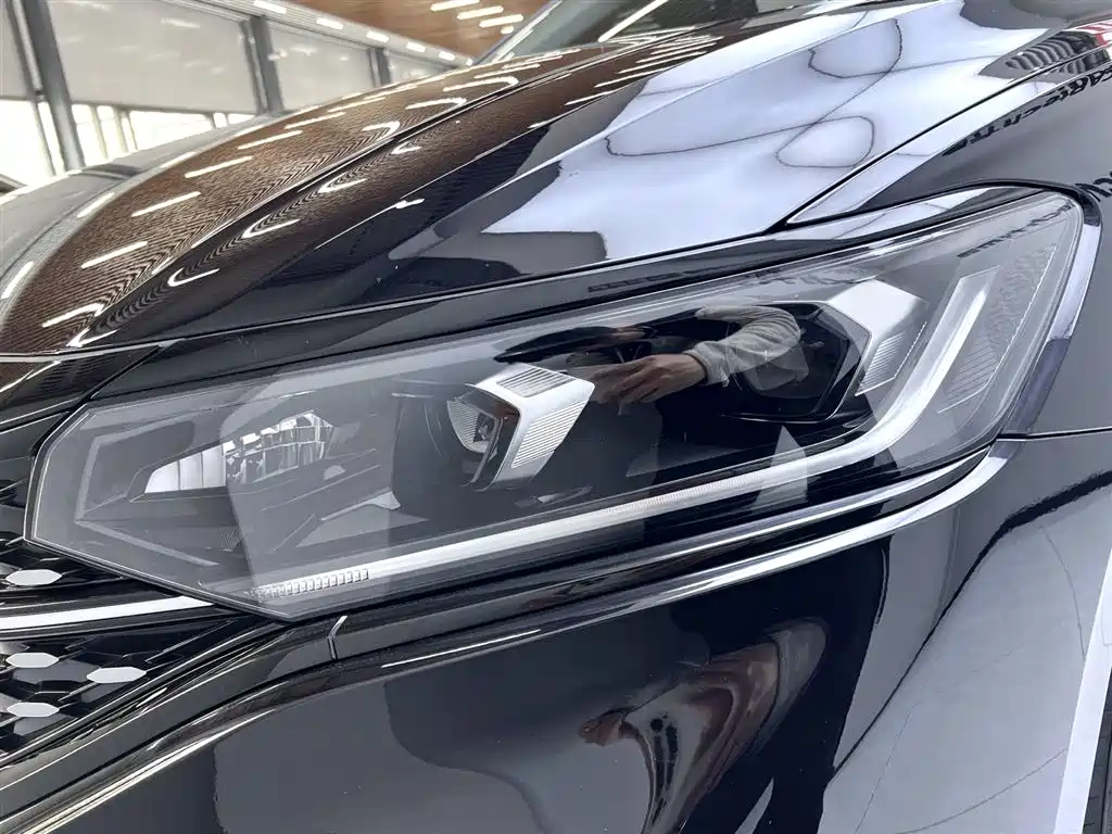 Volkswagen Passat 2024 330TSI Starlight Elite Edition фото 9