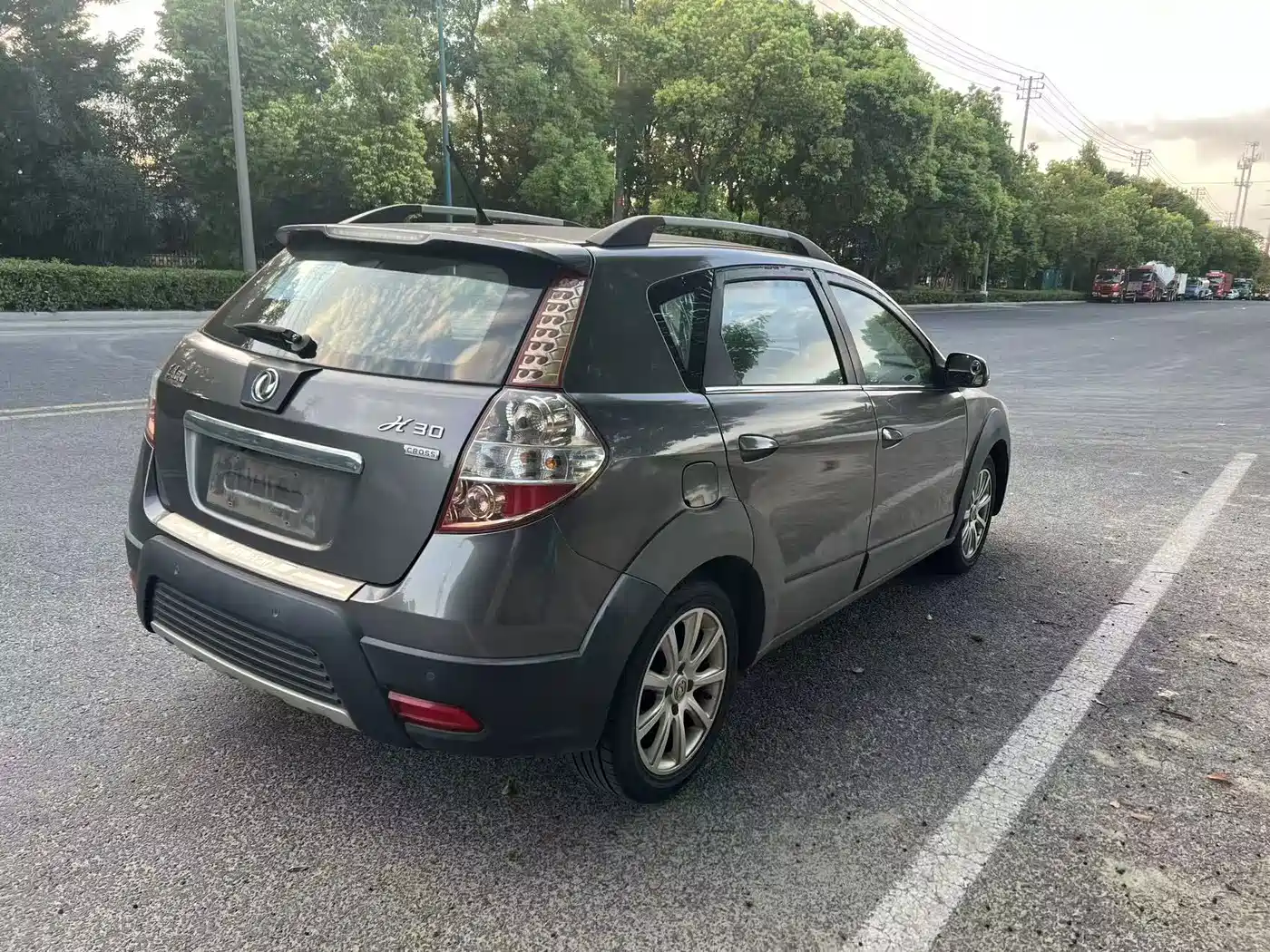 Dongfeng Aeolus Dongfeng Fengshen H30 2014 2013 CROSS 1.6L Manual Prestige