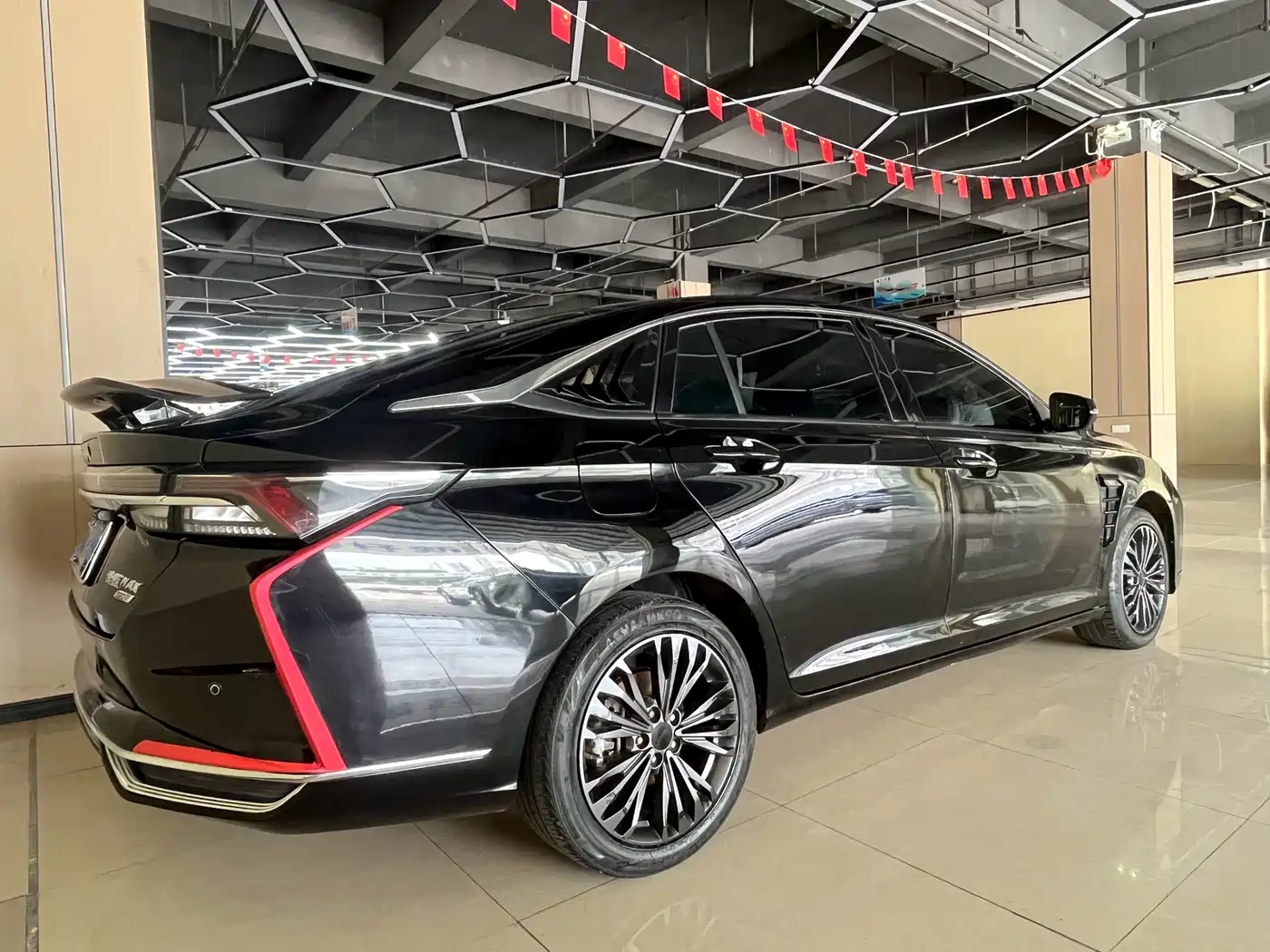 DONGFENG YI HYUN MAX