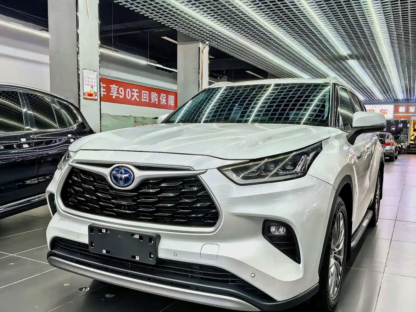 Photo 1 - Toyota Highlander