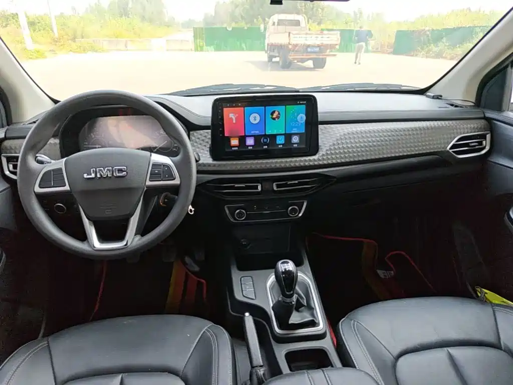 Jiangling Baodian 2024 2023 2.5T Diesel 4WD Comfort Edition Standard Wheelbase JX4D25A6L