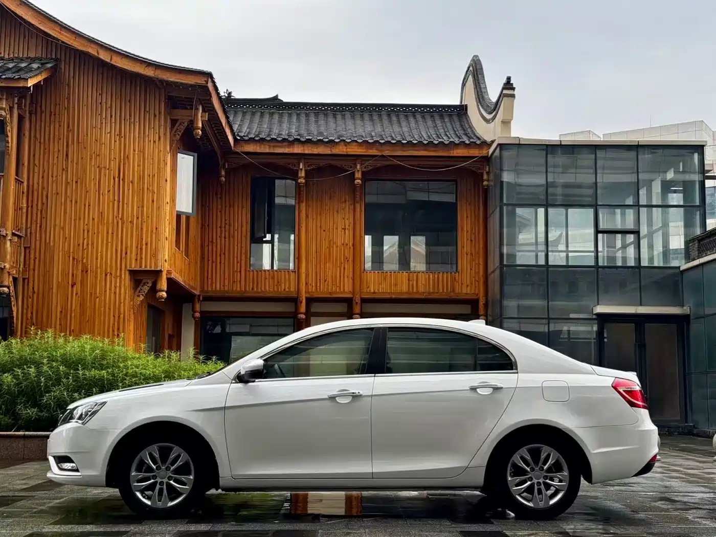 Geely Emgrand 2016 2016 Sedan 1.5L CVT Up Version