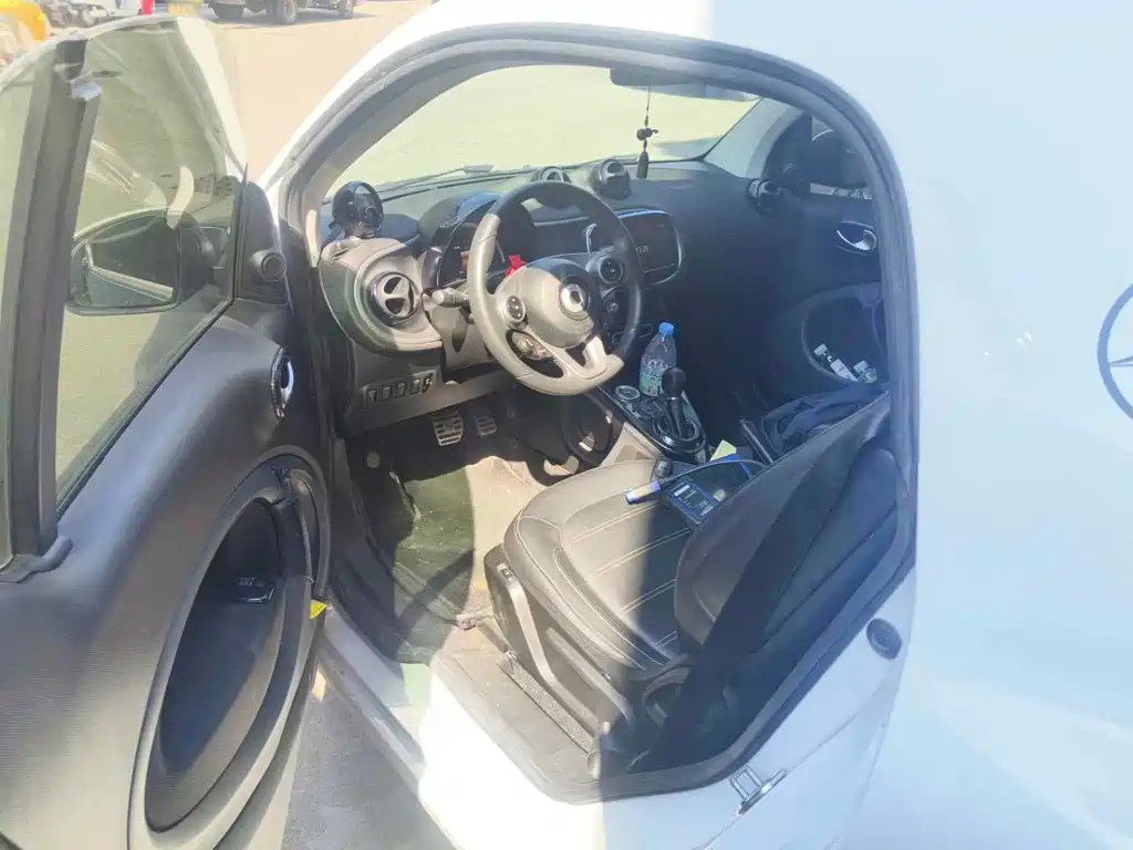 Фото 8 - smart fortwo