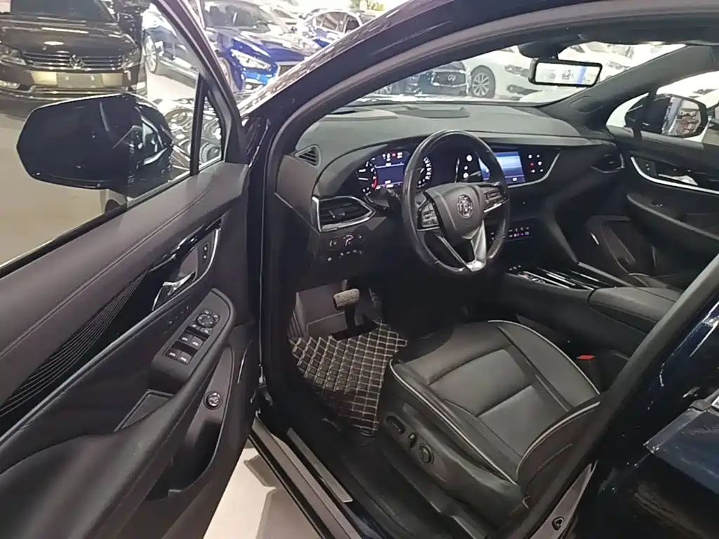 Фото 16 - Buick Enclave