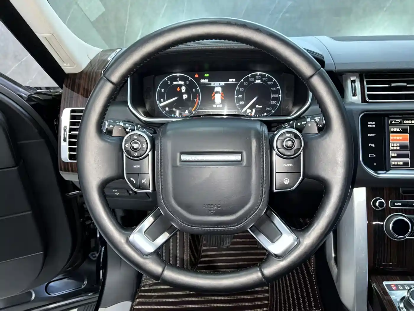 Land Rover Range Rover 2014 3.0 SC V6 Vogue SE Genesis Extended Edition фото 19