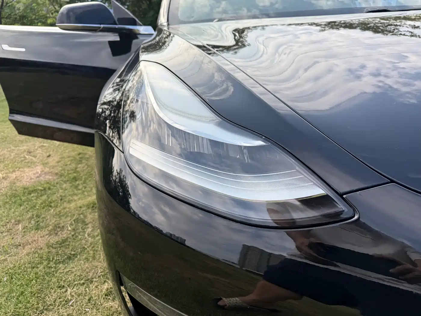 Tesla Model 3 (Import) 2019 2019 Long Range RWD Version