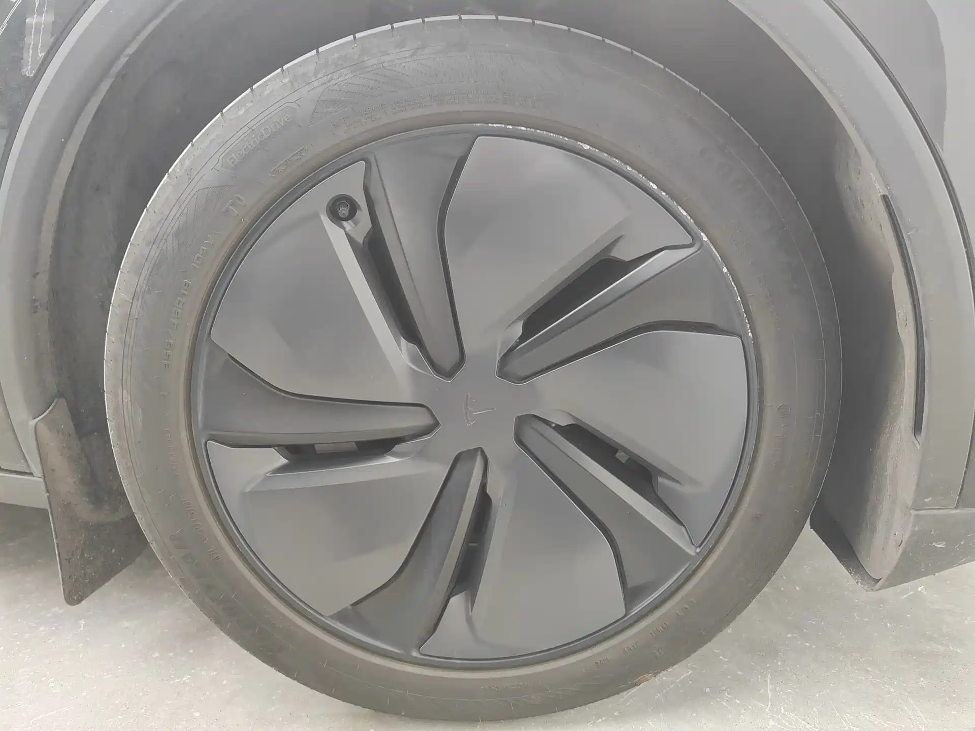 Фото 17 - Tesla Model Y