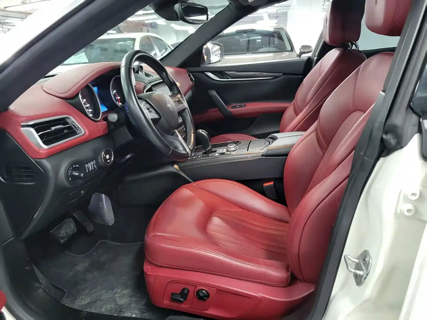 Фото 5 - Maserati Ghibli