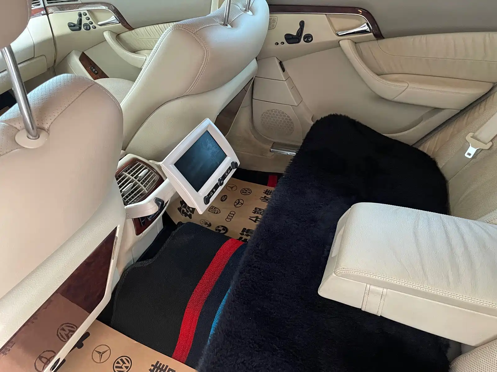 Photo 8 - Mercedes-Benz S-Class