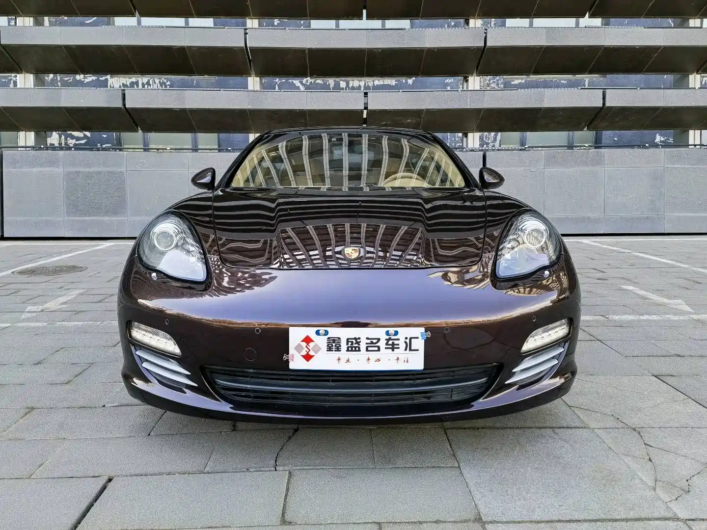 Фото 2 - Porsche Panamera