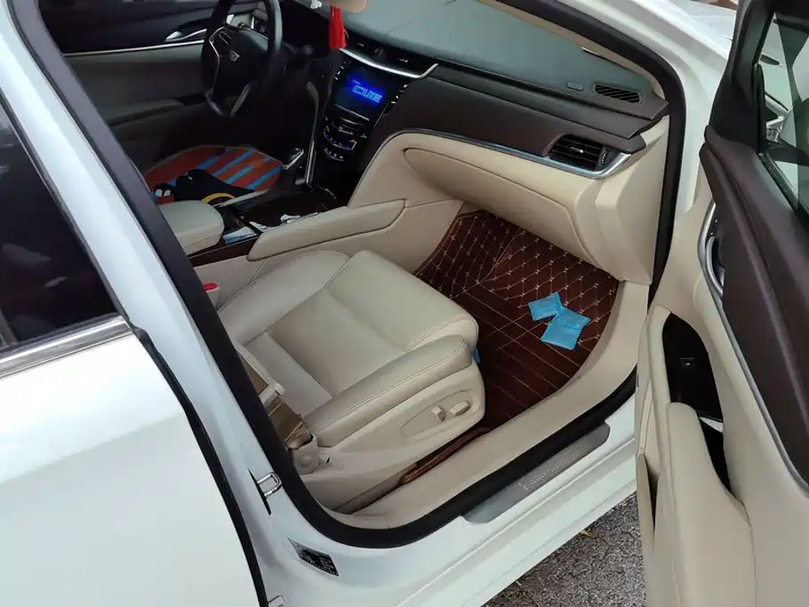 Photo 8 - Cadillac XTS
