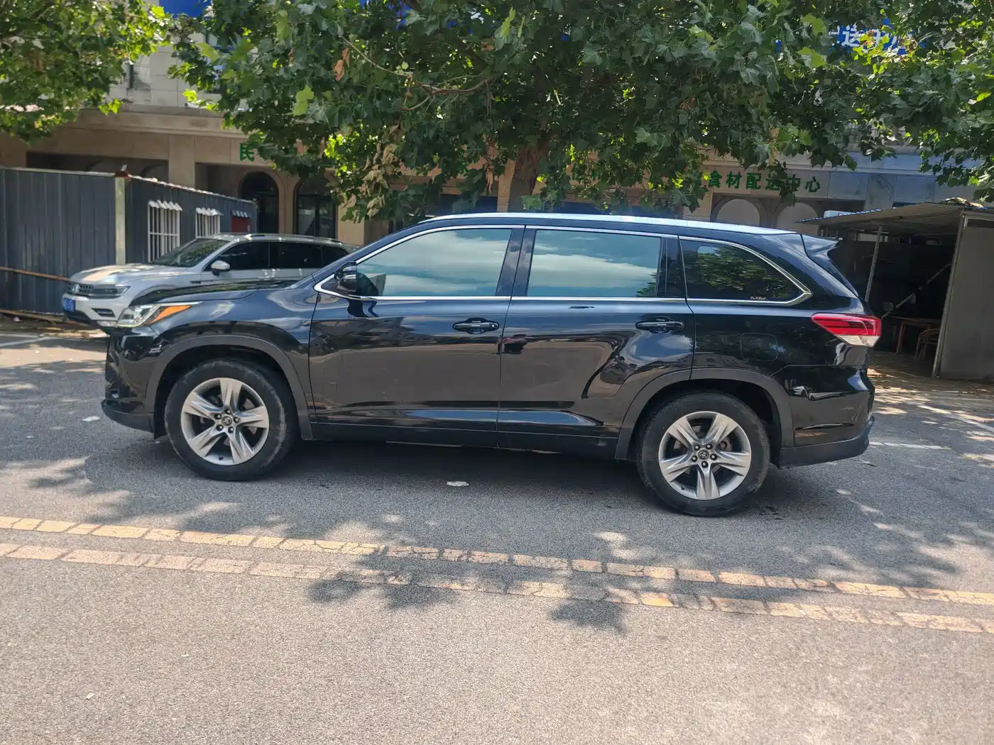 Фото 2 - Toyota Highlander