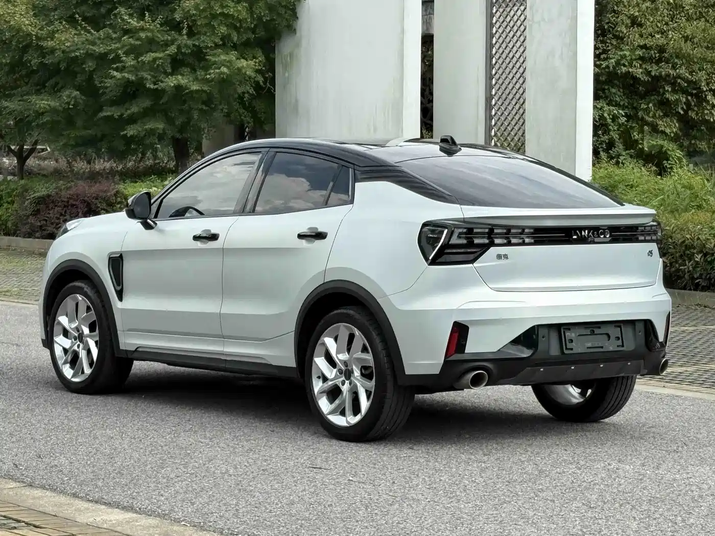 Lynk & Co 05 2023 2022 2.0TD 2WD Shine Halo