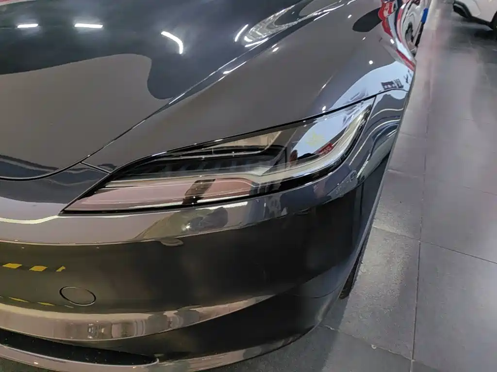 Tesla Model 3 2026 2025 Model Rear-Wheel Drive Edition