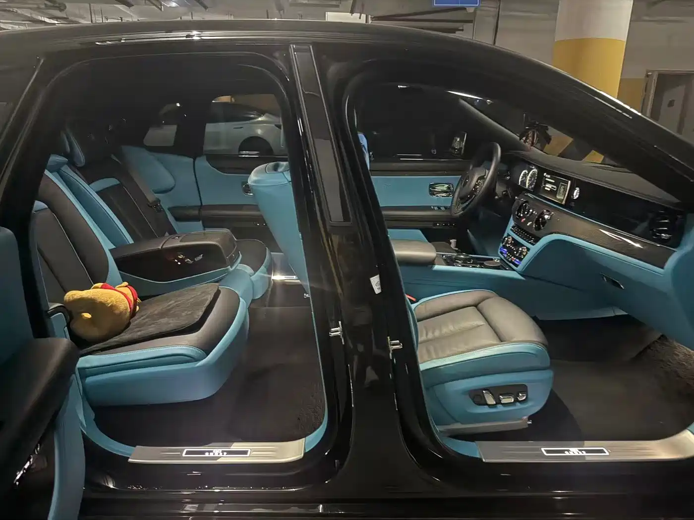 Rolls-Royce Ghost 2023 2022 6.7T Black Badge