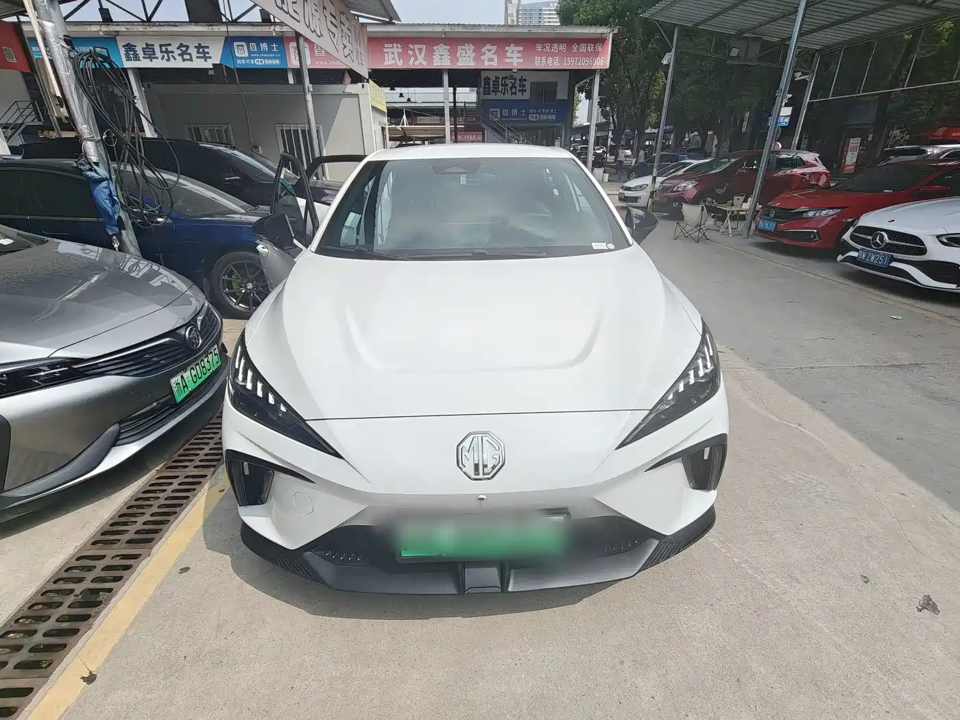 Photo 2 - MG MG4 EV