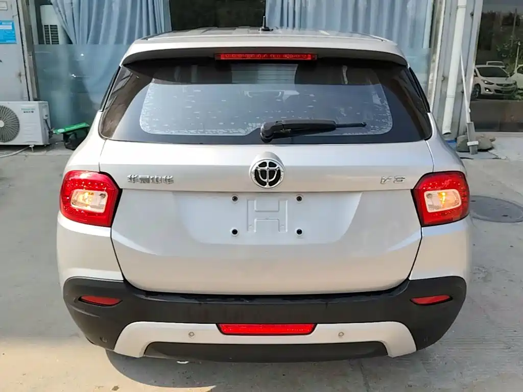 Фото 6 - Zhonghua V3