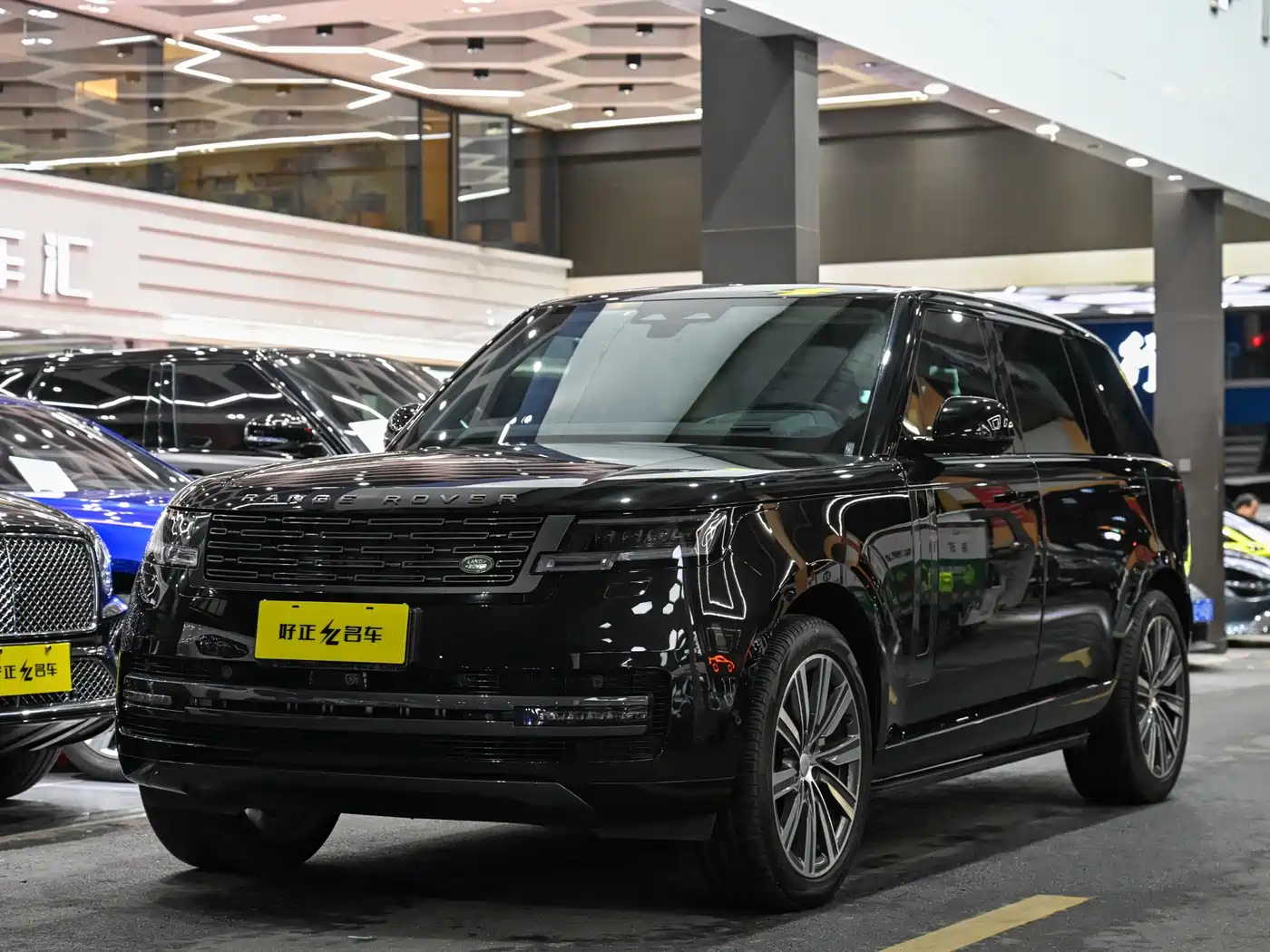 Land Rover Range Rover 2025 3.0 L6 400PS Genesis Extended Wheelbase