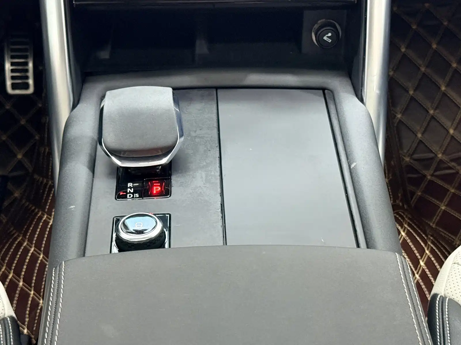 صورة 13 - Land Rover Discovery