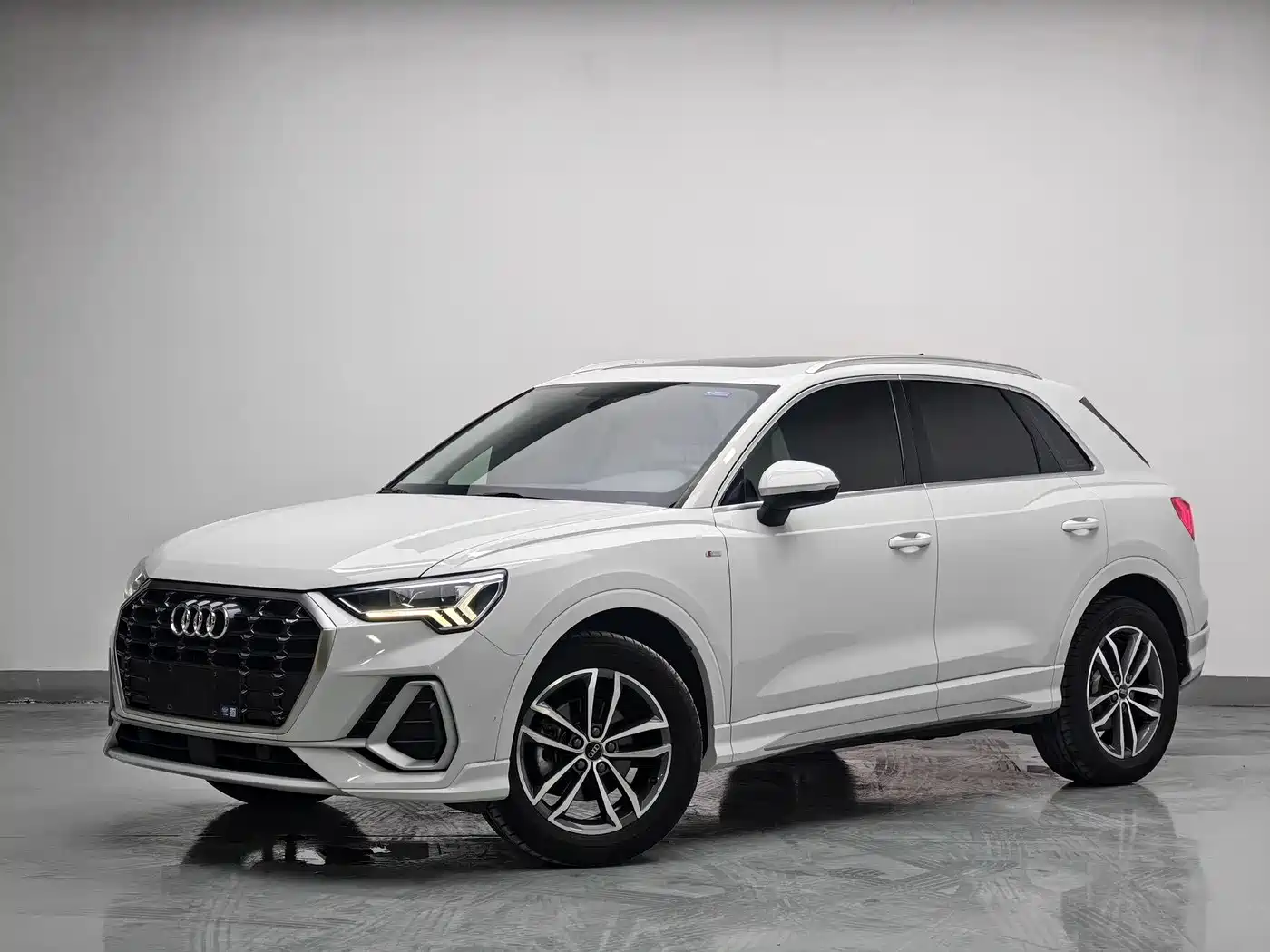 Audi Q3 2023 35 TFSI Progressive Dynamic (1.4T)