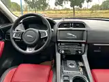 Фото 18 - Jaguar F-PACE