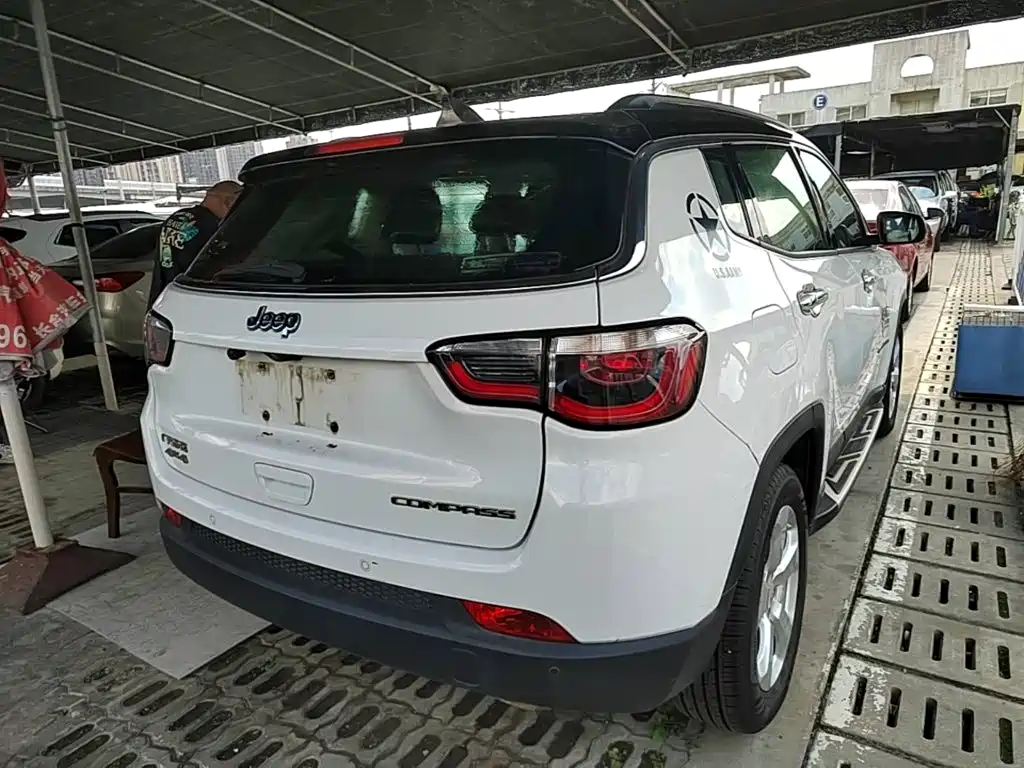 Фото 7 - Jeep Compass