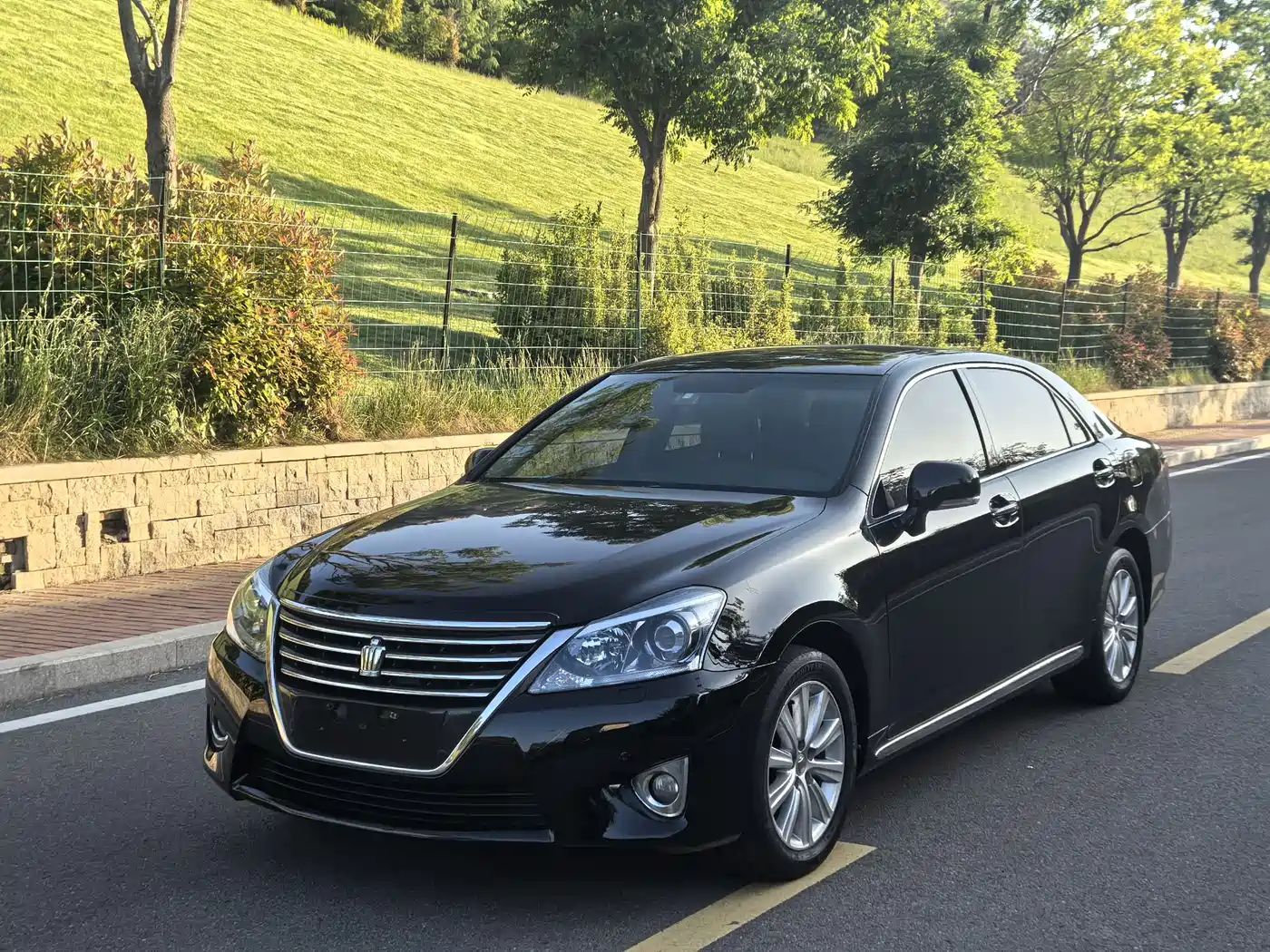Toyota Crown 2012 2.5L Royal Leather Edition