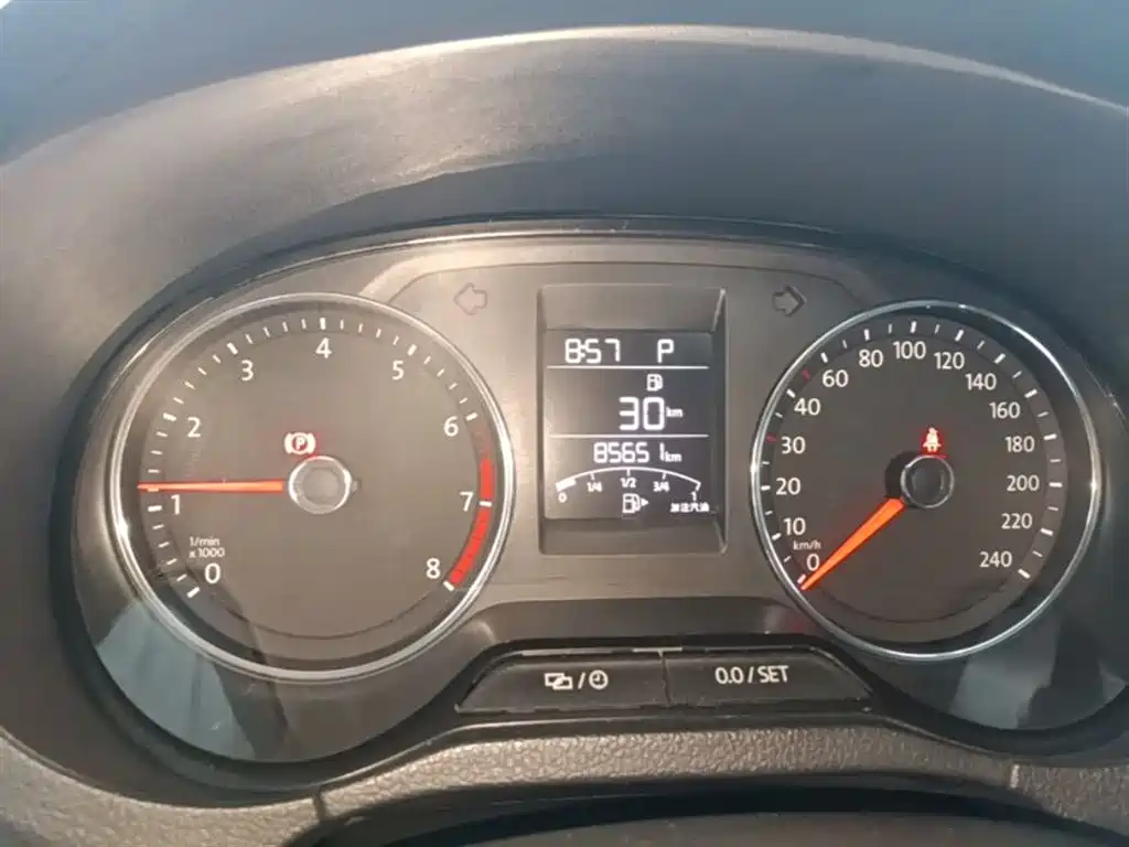 Volkswagen Polo 2016 1.6L Automatic Comfort фото 12