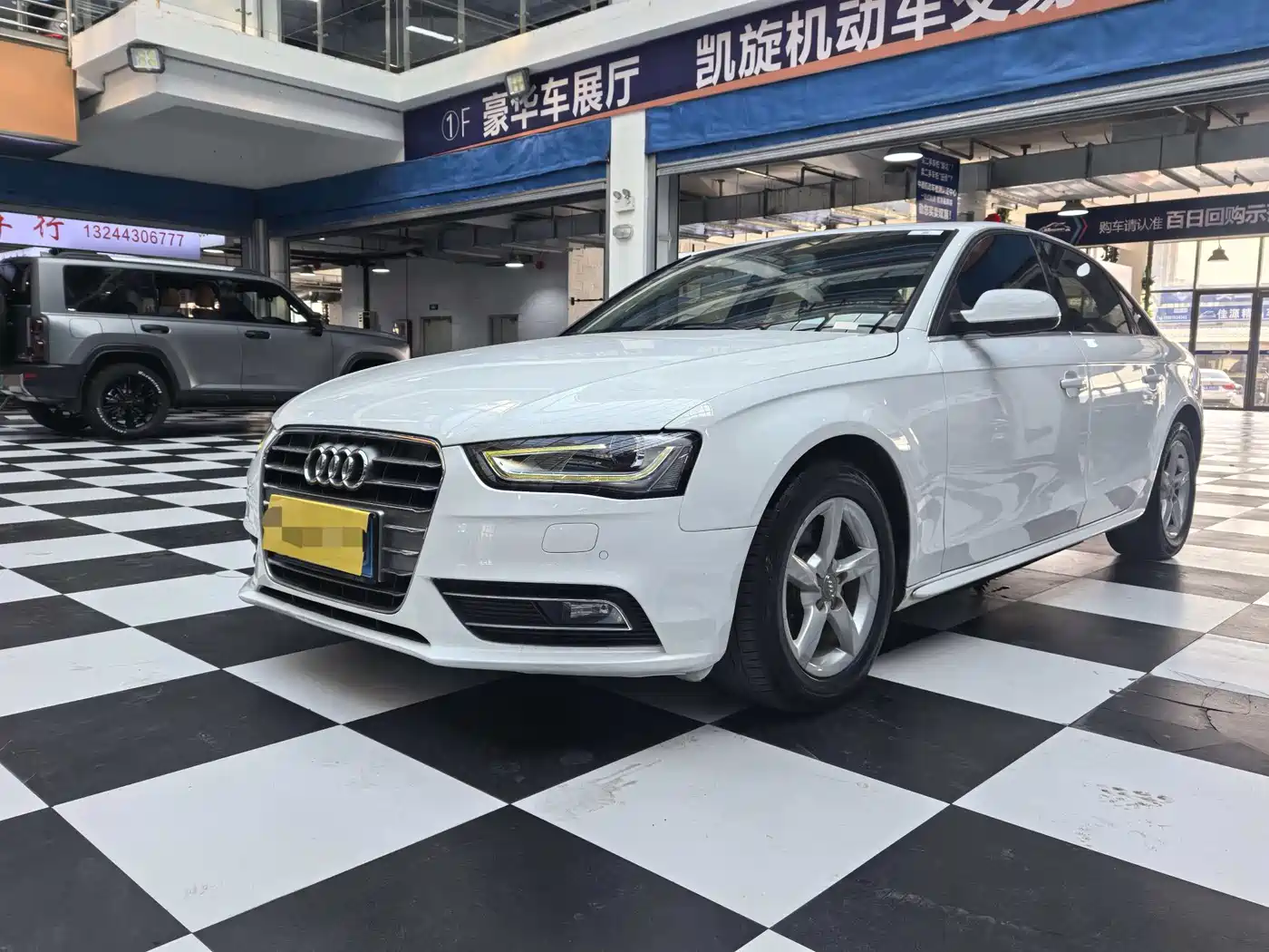Audi A4L 2013 35 TFSI Automatic Standard фото 3