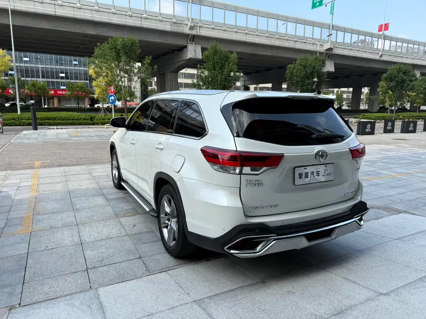 Фото 7 - Toyota Highlander