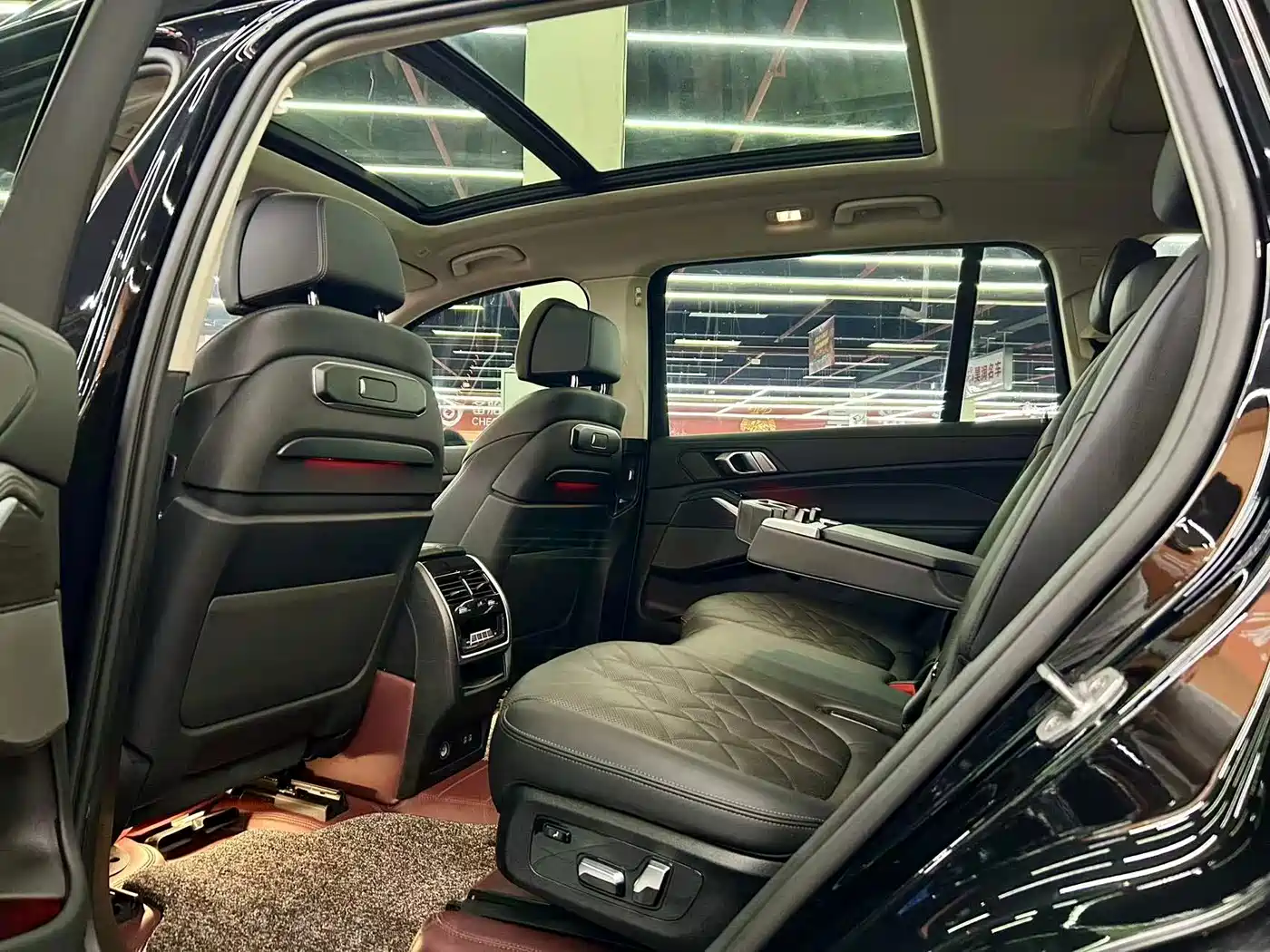 Фото 14 - BMW X7