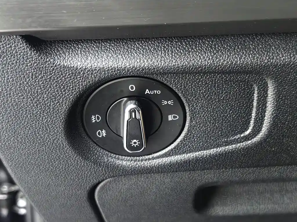 Фото 21 - Volkswagen Passat