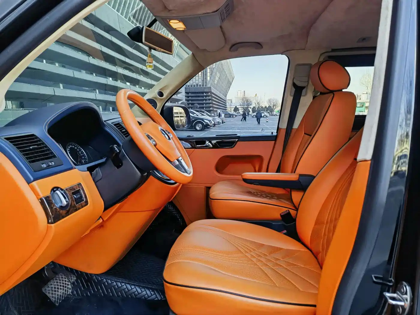Volkswagen Multivan 2012 2.0TSI 2WD Business Edition фото 7