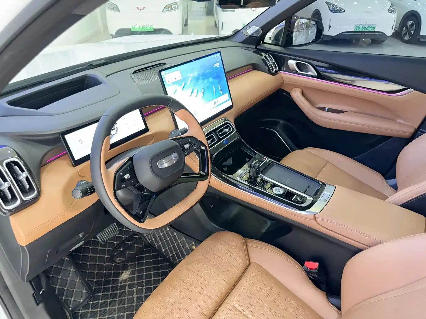 Фото 9 - Geely Boyue L
