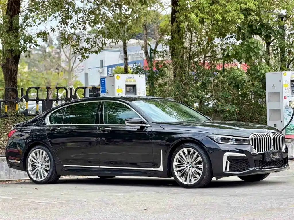 BMW 7 SERIES