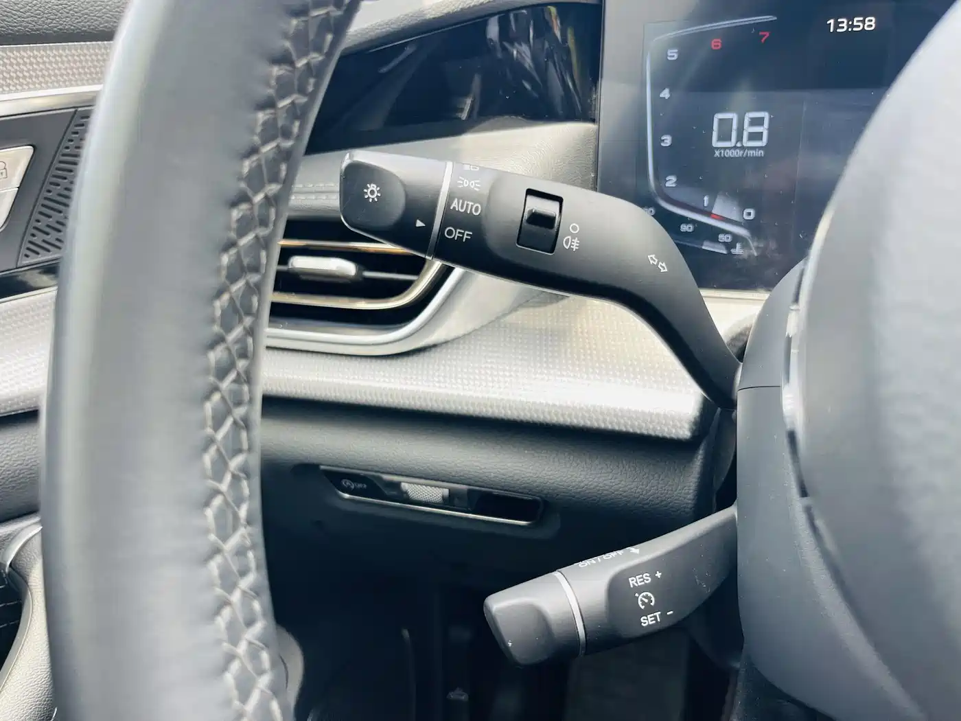 Hongqi H5 2024 1.5T DCT Smart Connect Flag Rhythm Edition фото 14