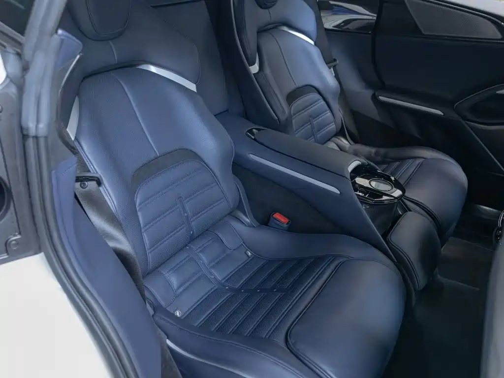 Ferrari Purosangue 2024 2023 6.5L V12