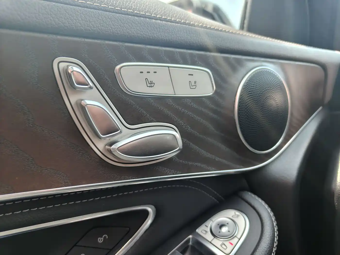 Mercedes-Benz GLC 2020 Facelift GLC 260 L 4MATIC Luxury фото 13