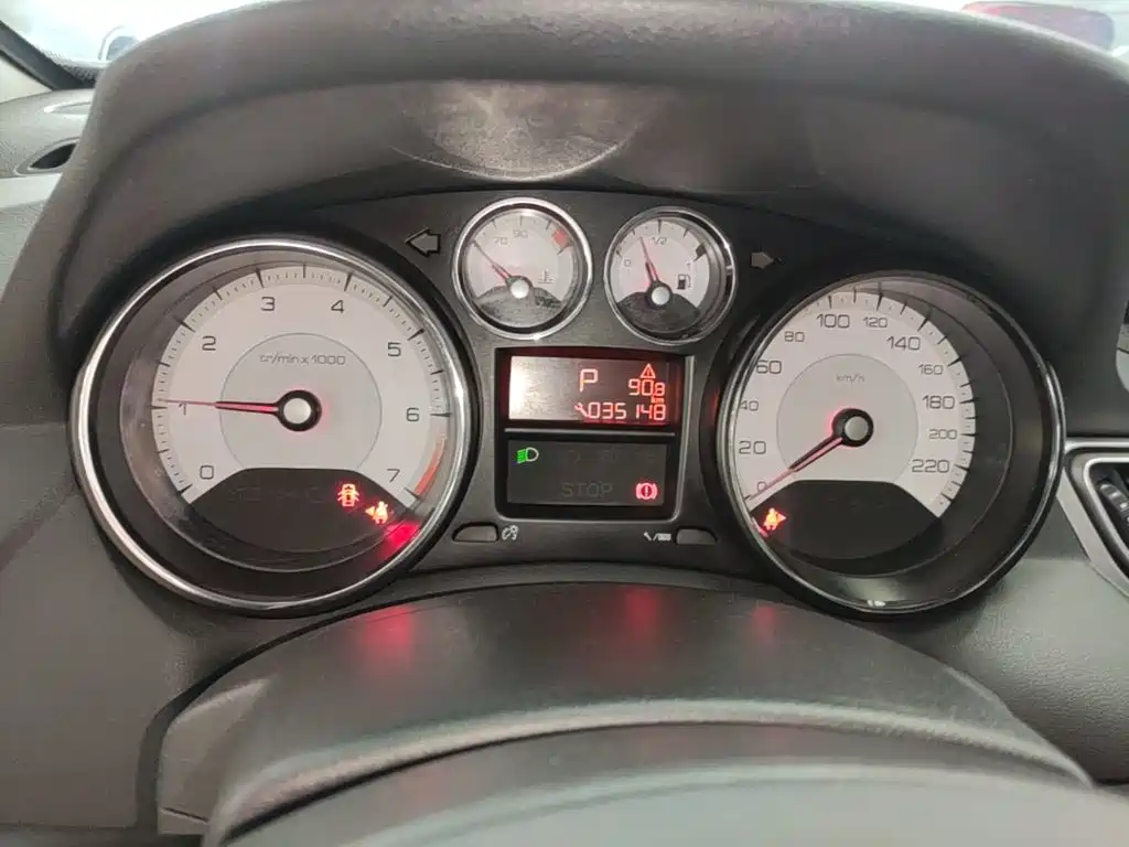Peugeot 308 2015 2013 Model 1.6L Automatic Superior Style