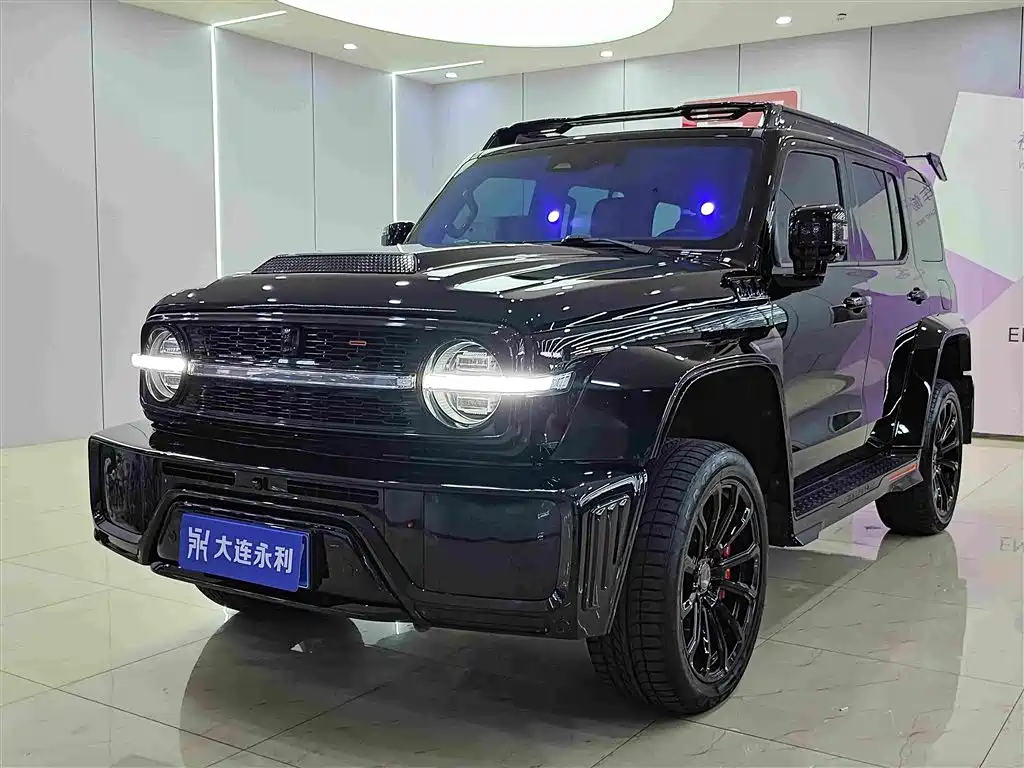 2024 Crossboundary Auto Co-created Tank 300