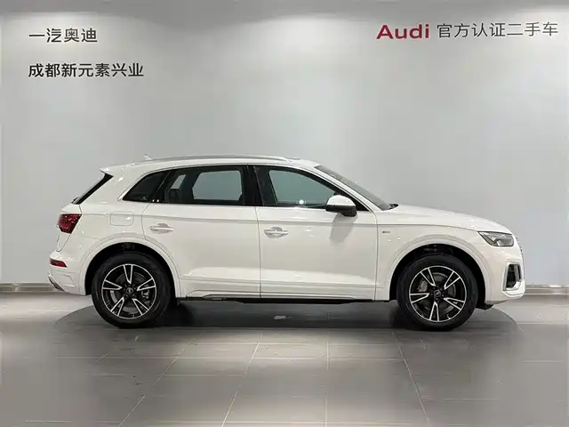 Audi Q5L 2025 40 TFSI Fashion Dynamic — фото 3