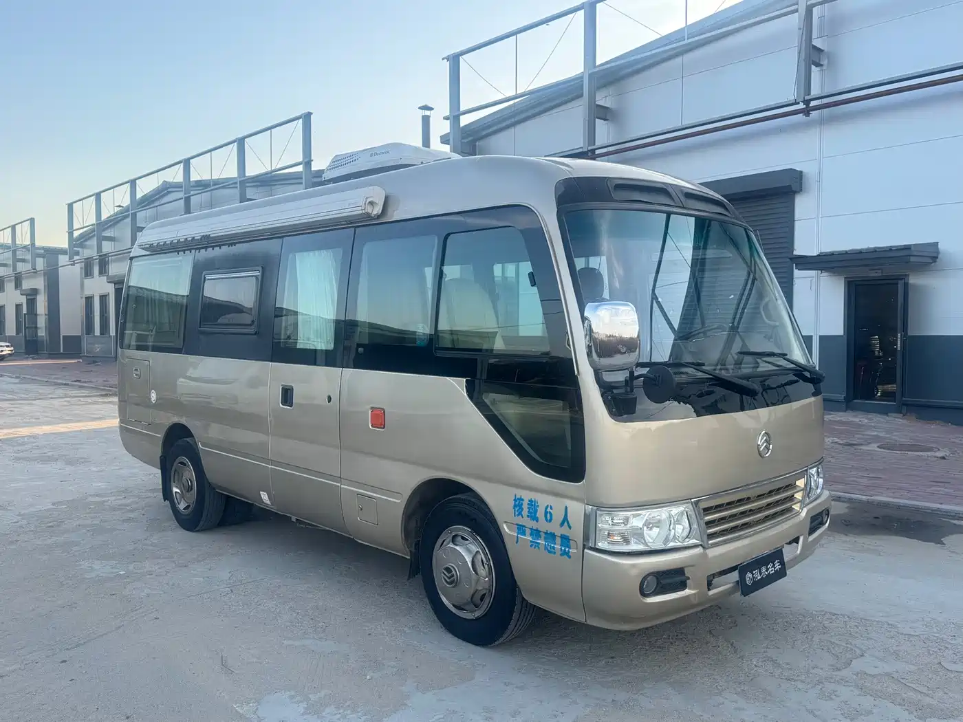 Golden Dragon Coaster 2015 2010 3.9T Diesel Premium Edition D4DD