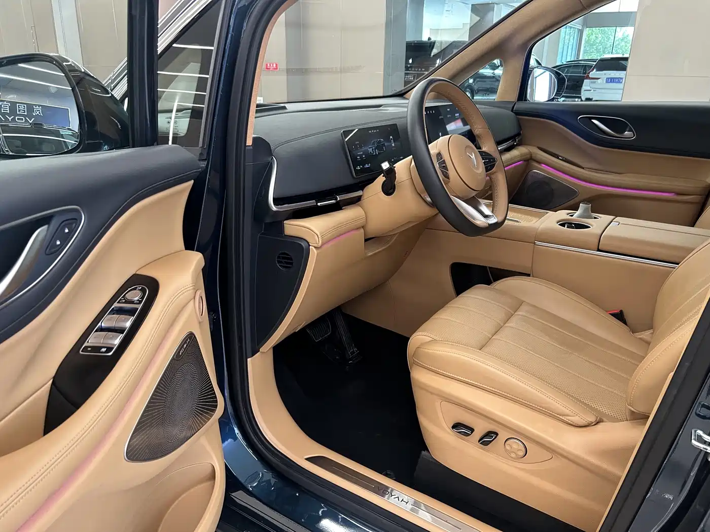 Voyah Auto Voyah Dreamer 2025 2025 Model PHEV 4WD Premium QianKun Edition
